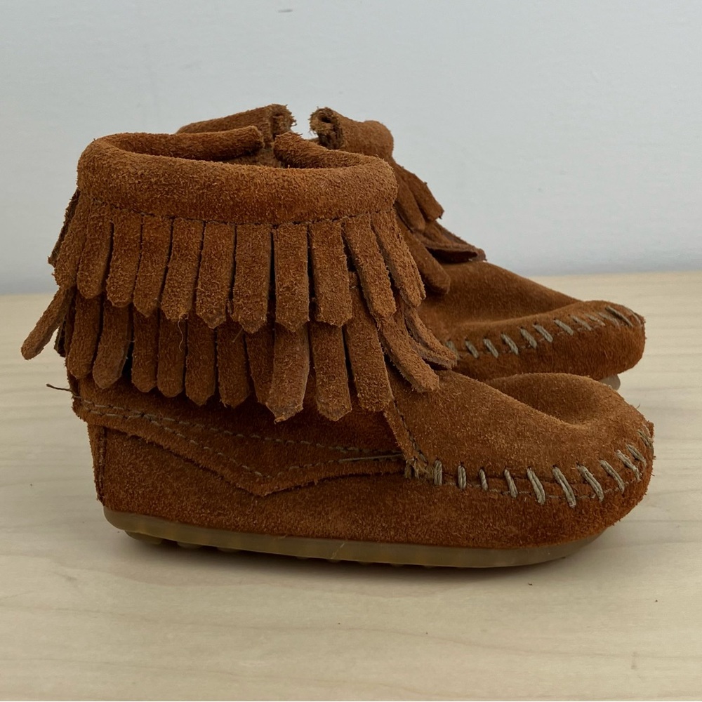 Minnetonka Baby Toddler Size 2.0 High Top Fringe Moccasin Booties Brown Leather